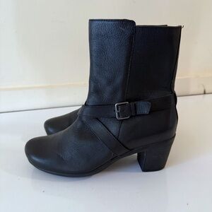 Abeo Women Pacifica Black Leather Heeled Ankle Boots Size 7 N Classic